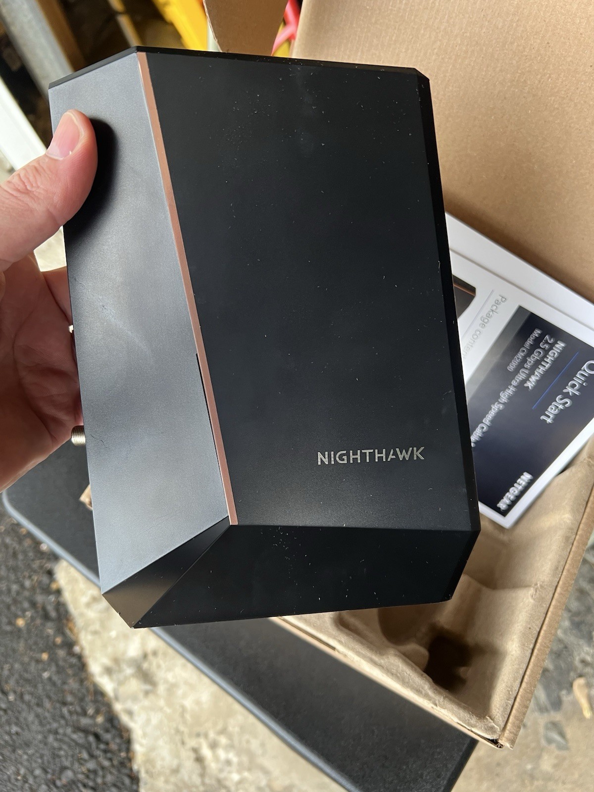 NETGEAR Nighthawk CM2000 DOCSIS 3.1 Mid/high-Split Cable Modem,Black-LN