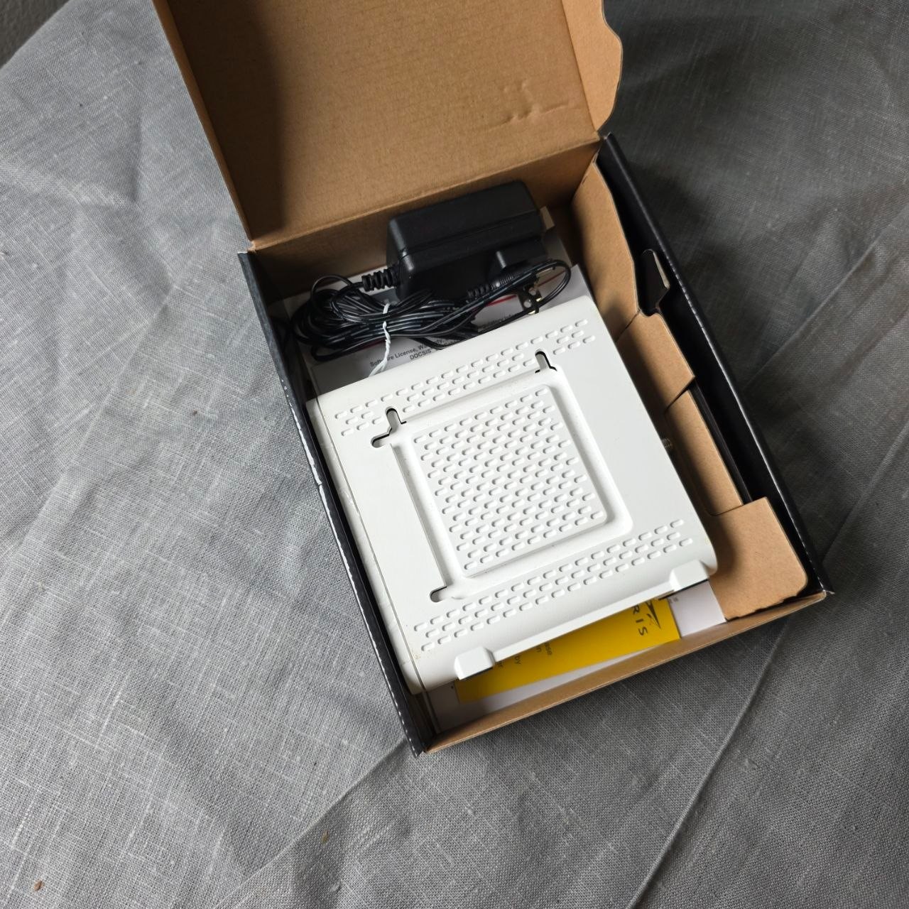 NEW Motorola Arris Surfboard Modem 400 Series Model SB6141