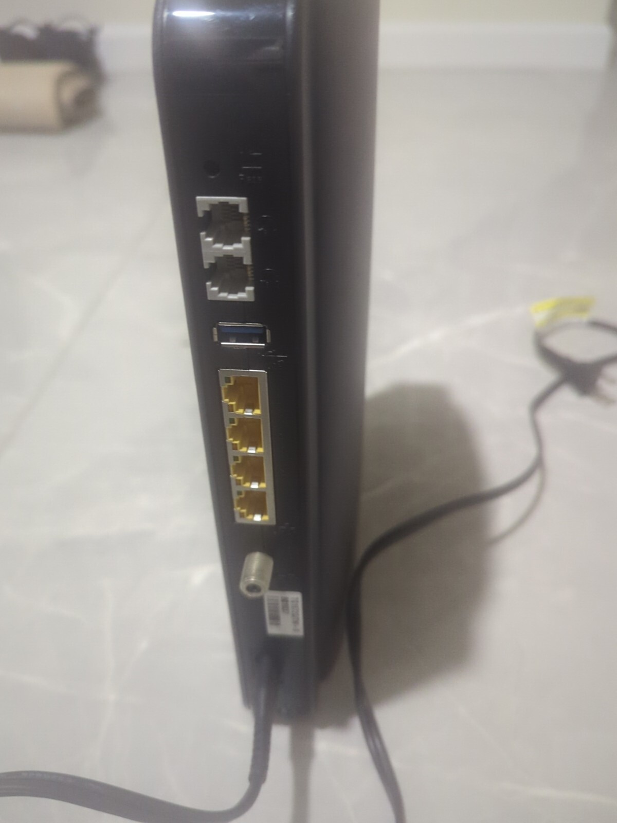Arris TG1672G Touchstone Telephony Gateway WIFI (2.5GHz – 5.0GHz) 4 Port Modem
