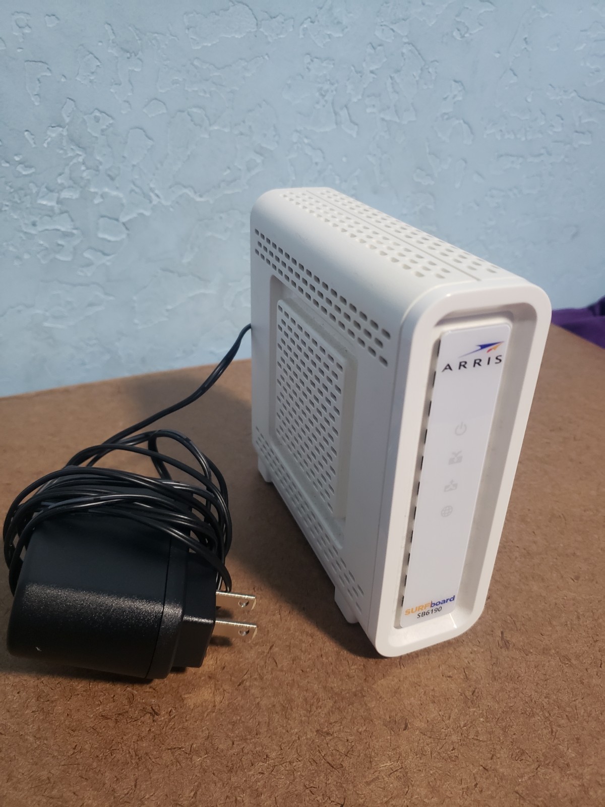 ARRIS Surfboard SB6190 DOCSIS 3.0 32×8 Gigabit Cable Modem, 1Gbps