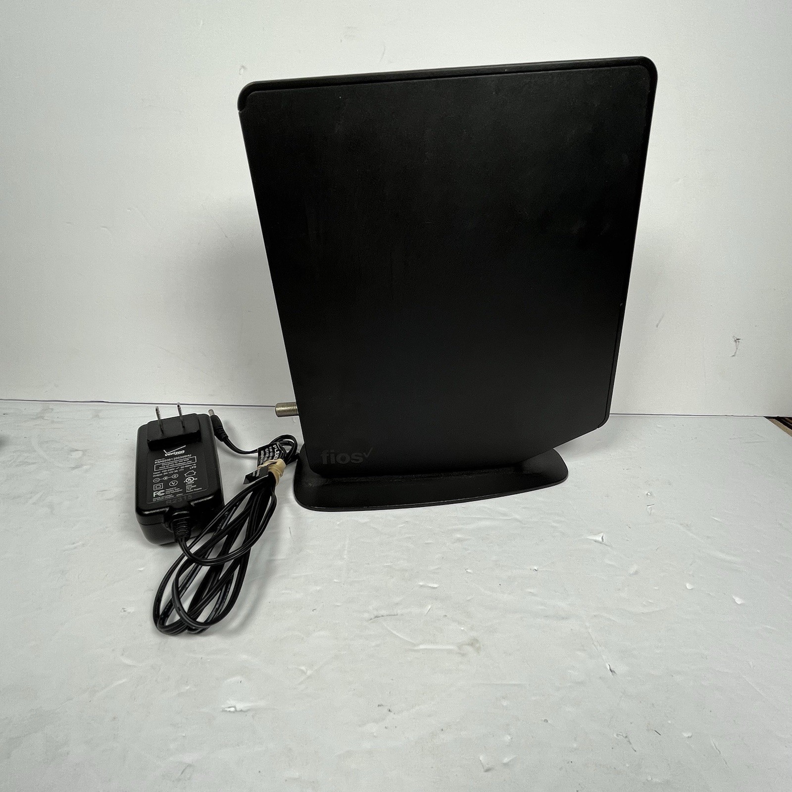 Verizon Fios Quantum Gateway 4-Port Wi-Fi Router – Black Model FIOS-G1100