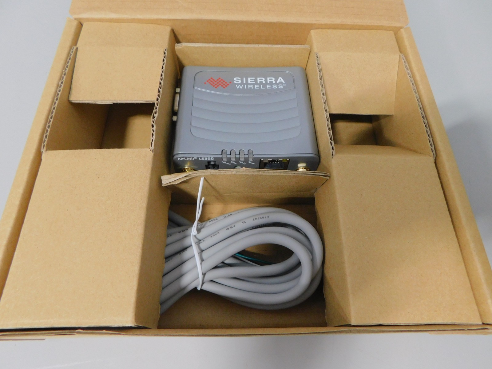 NEW SIERRA WIRELESS AirLink LS300 Industrial 3G Gateway Wireless Router (AT&T)