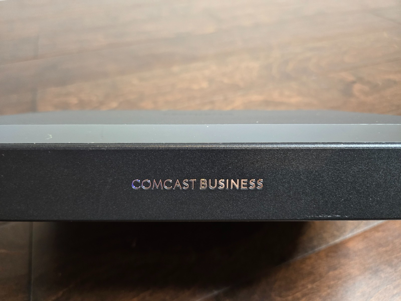 RT Comcast Business CBR-T CGA4131COM Cable Modem WiFi Router Gateway W/ Cables