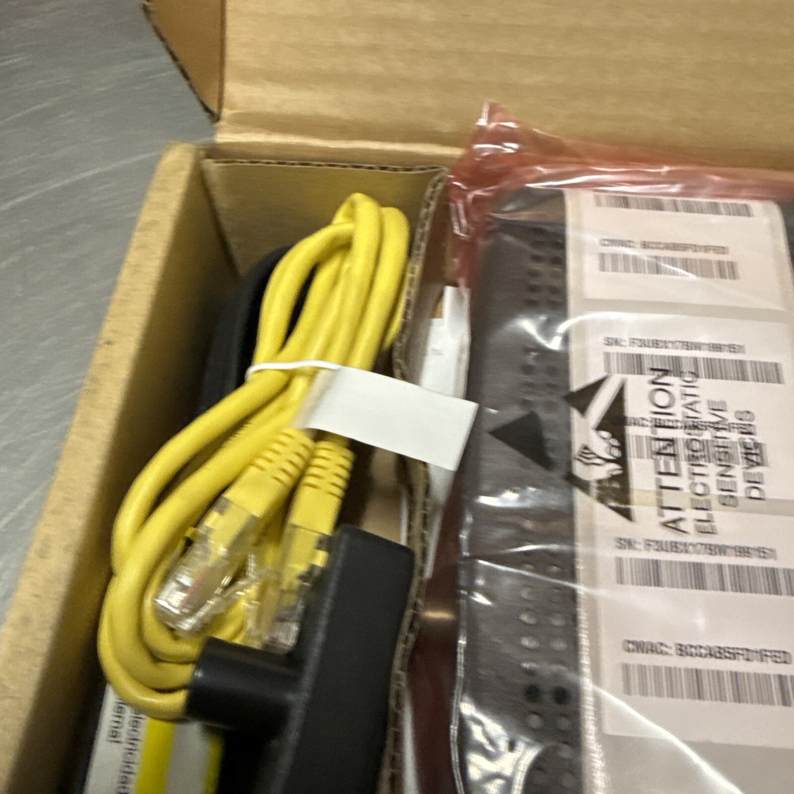 ARRIS CM820A/NA Cable Modem w/ Power Cord – TC00DLD820, DOCSIS 3.0 – New Sealed