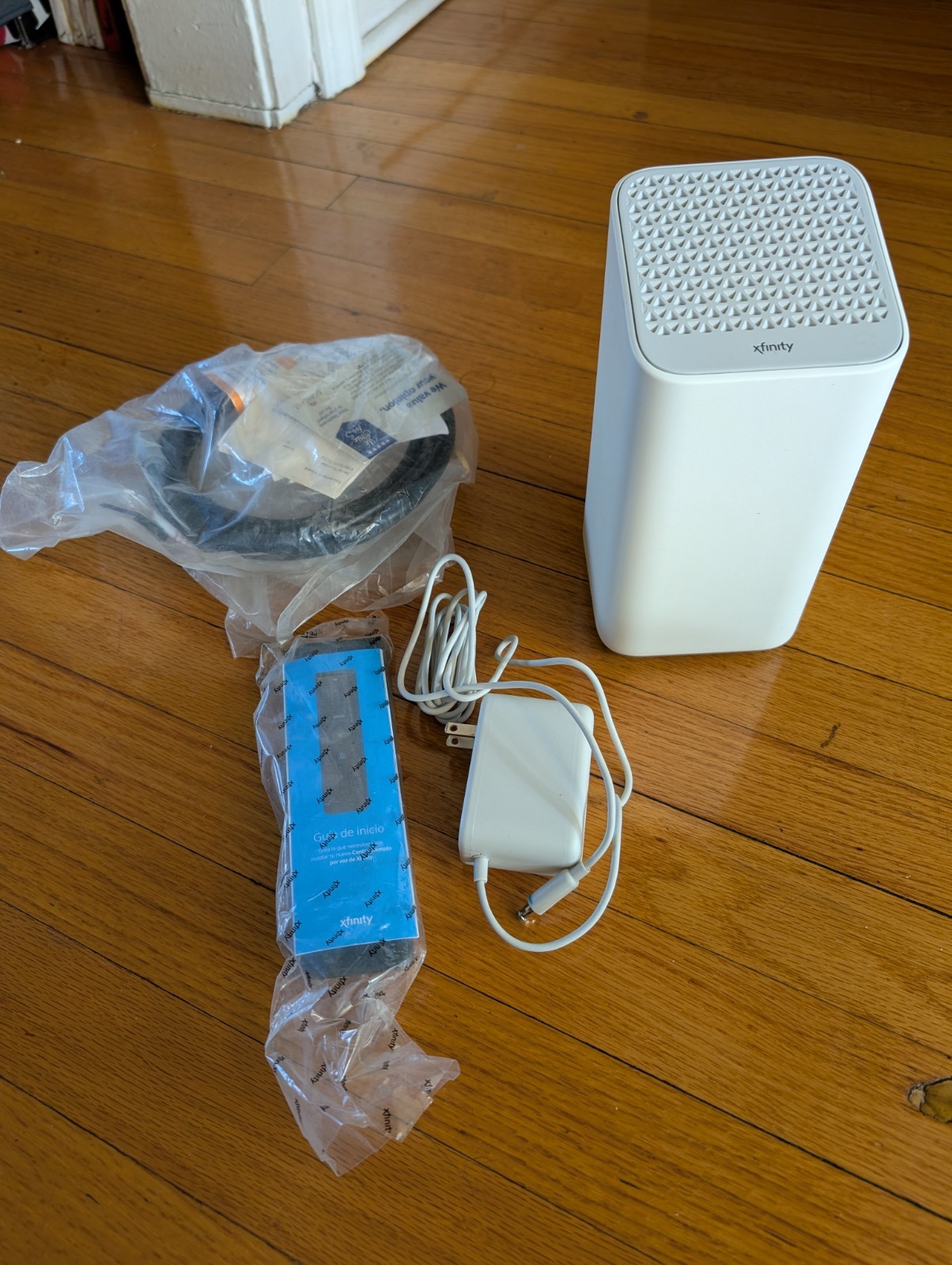 Comcast Xfinity XB7-T WiFi Modem *Complete Set*