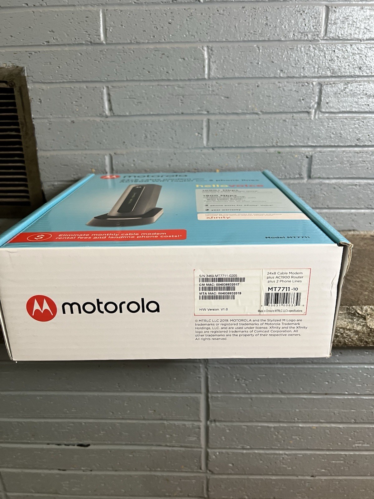 Motorola MT7711 24×8 Cable Modem Plus AC1900 WiFi Router & 2 Phone Line Open Box