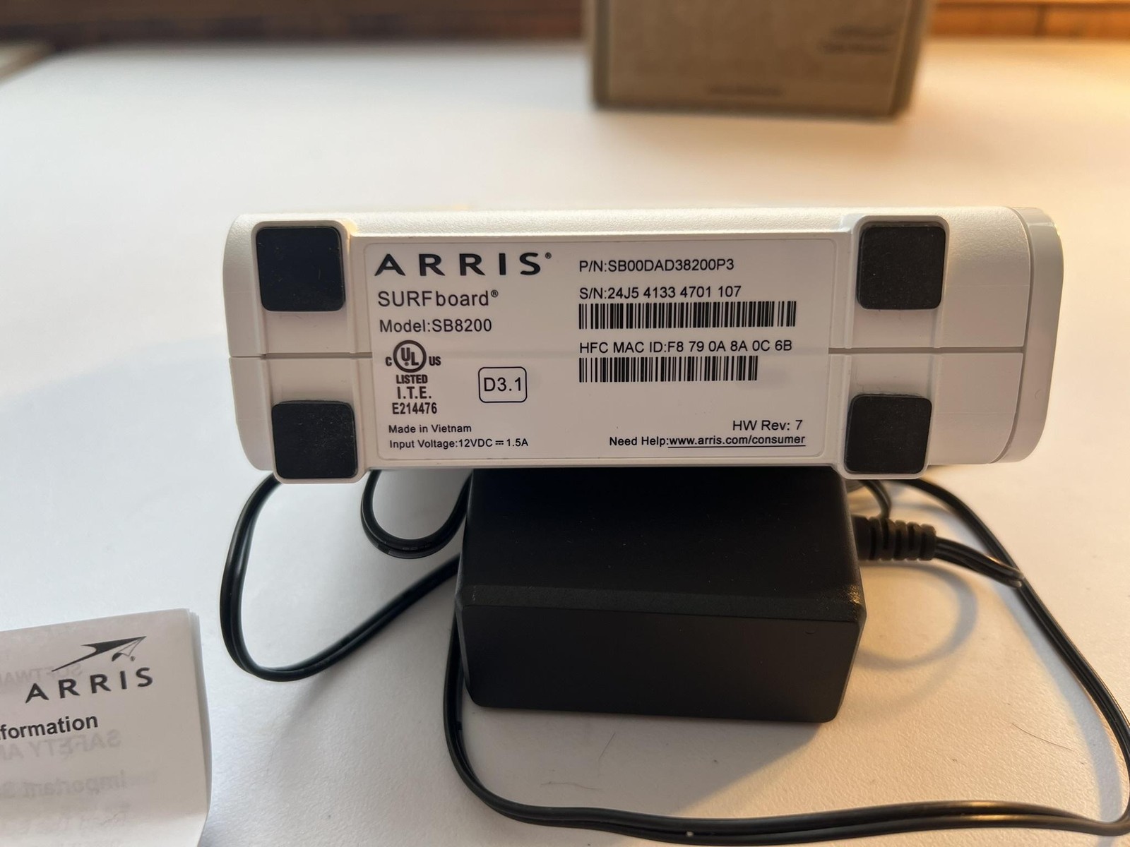 Arris SURFboard SB8200 DOCSIS 3.1 Cable Modem 2-Port Gigabit White Used