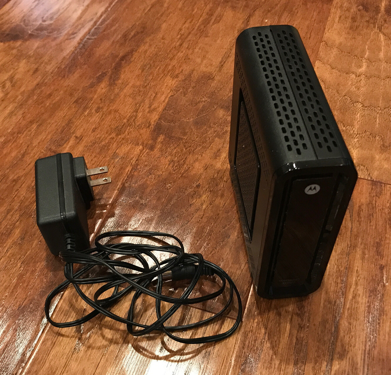 MOTOROLA Arris SurfBoard SB6121 DOCSIS 3.0 Cable Modem w/PowerCord @@Used
