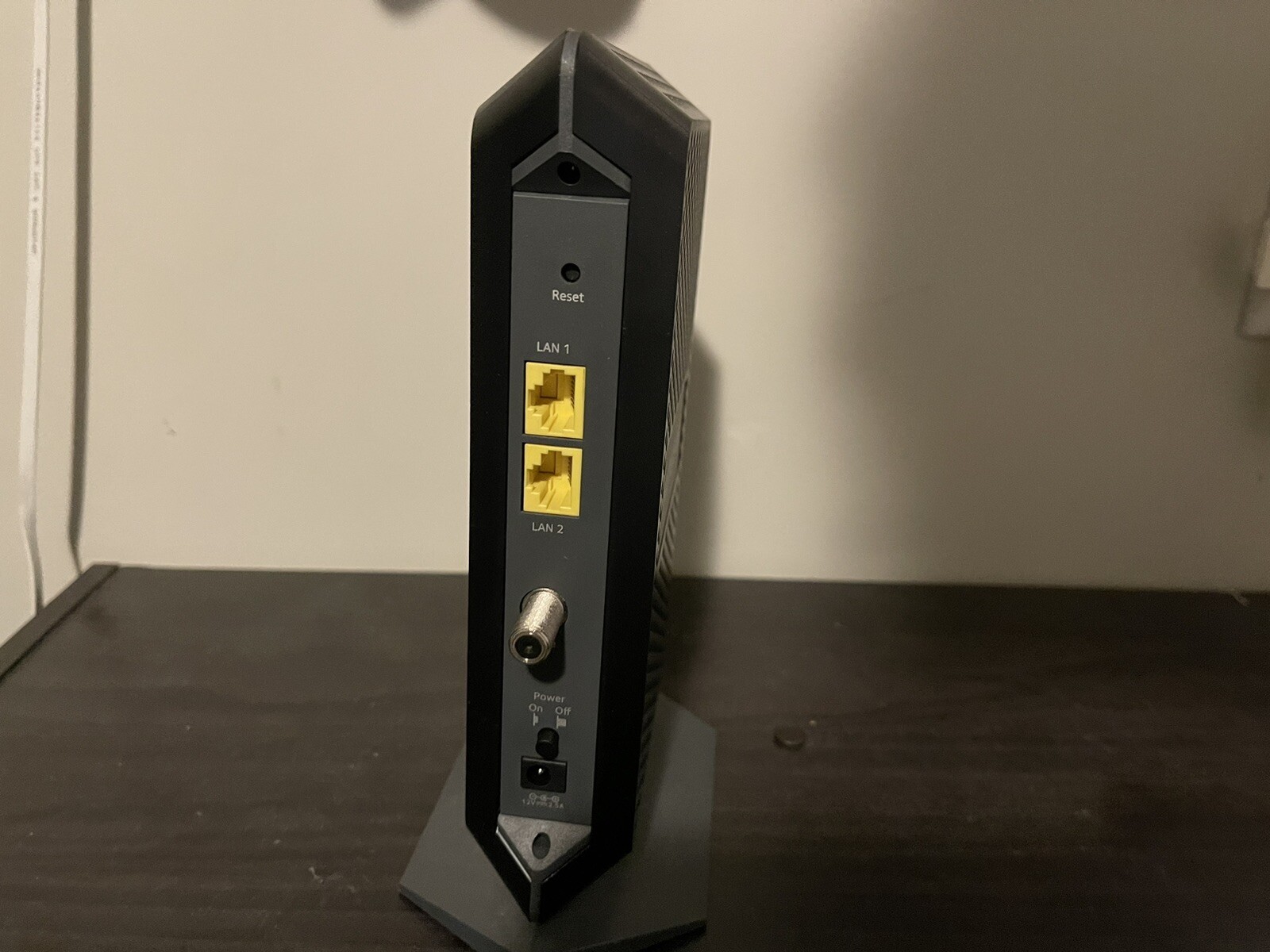 Netgear CM1100 DOCSIS 3.1 Multi-Gig Cable Modem (Supports Link Aggregation)