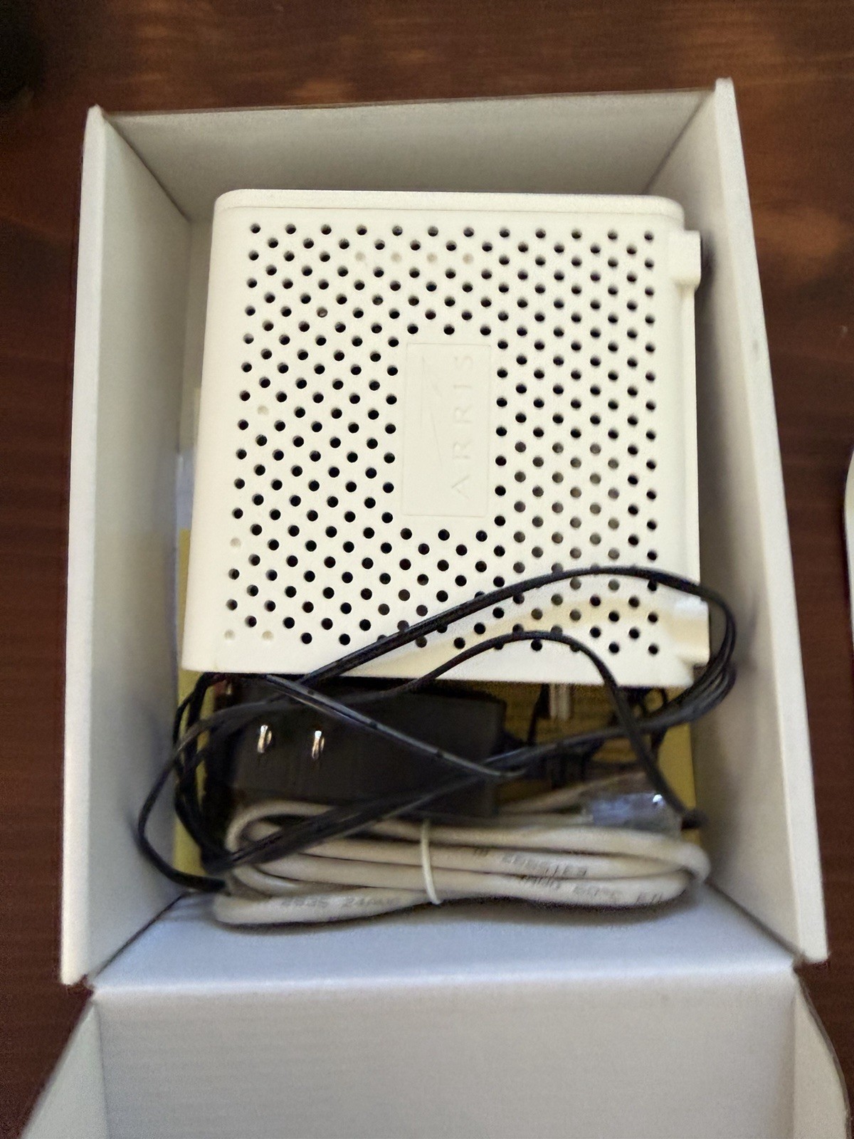 ARRIS SB6183 686 Mbps Cable Modem, White – 59243200300