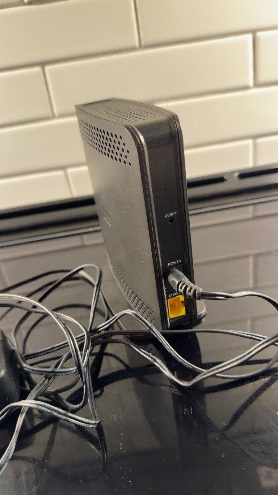 Cisco DPH-154 AT&T MicroCell Network Extender 4G Ethernet RJ-45 Black