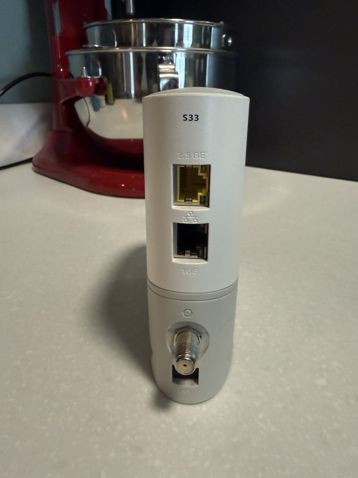 ARRIS SURFboard S33 DOCSIS 3.1 Cable Modem 2.5Gbps 2-Port Ethernet White/Gray