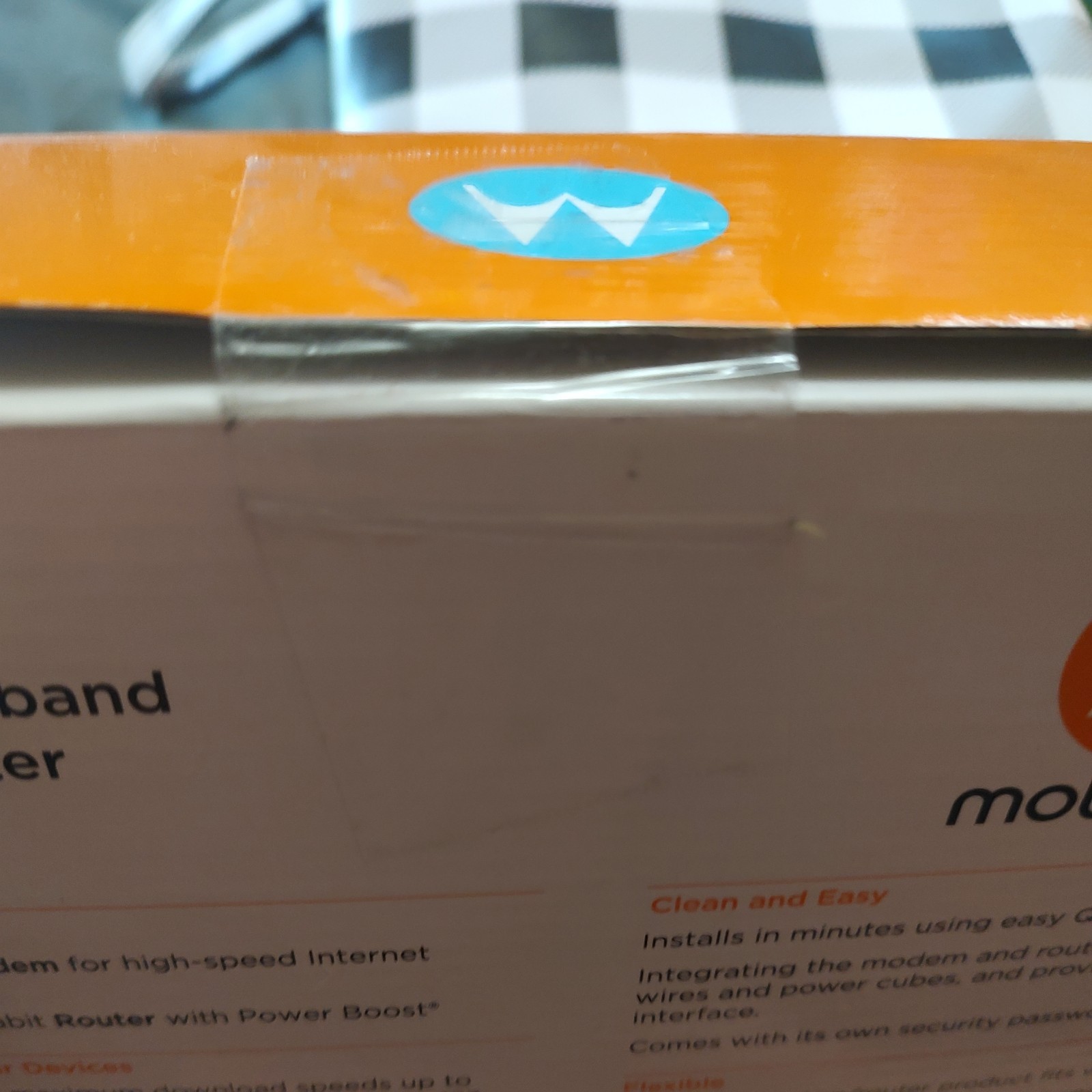 Motorola MG7550 16×4 High Speed ​​Cable Modem – Black