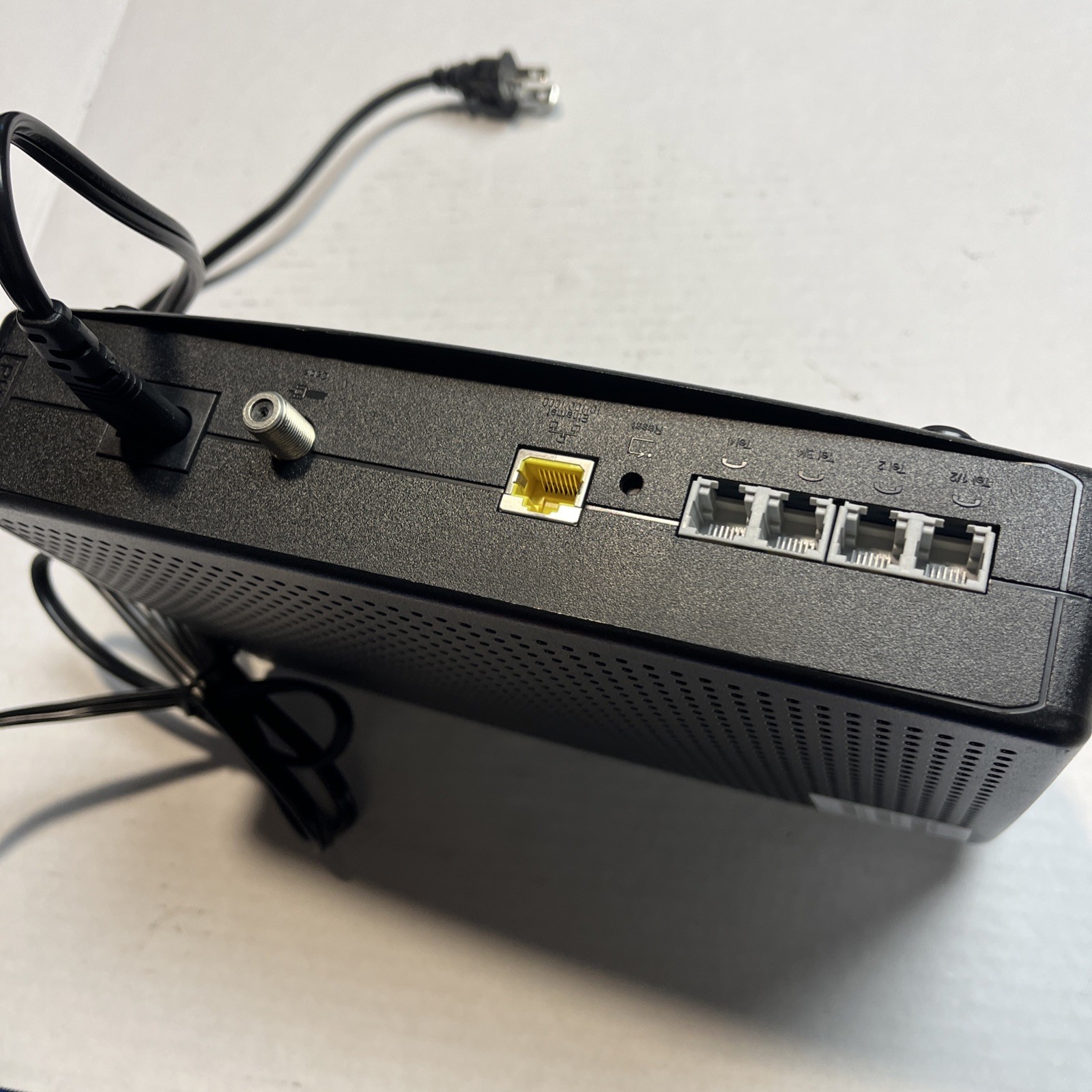 ARRIS TM804G Touchstone DSL Modem Router DOCSIS 3.0