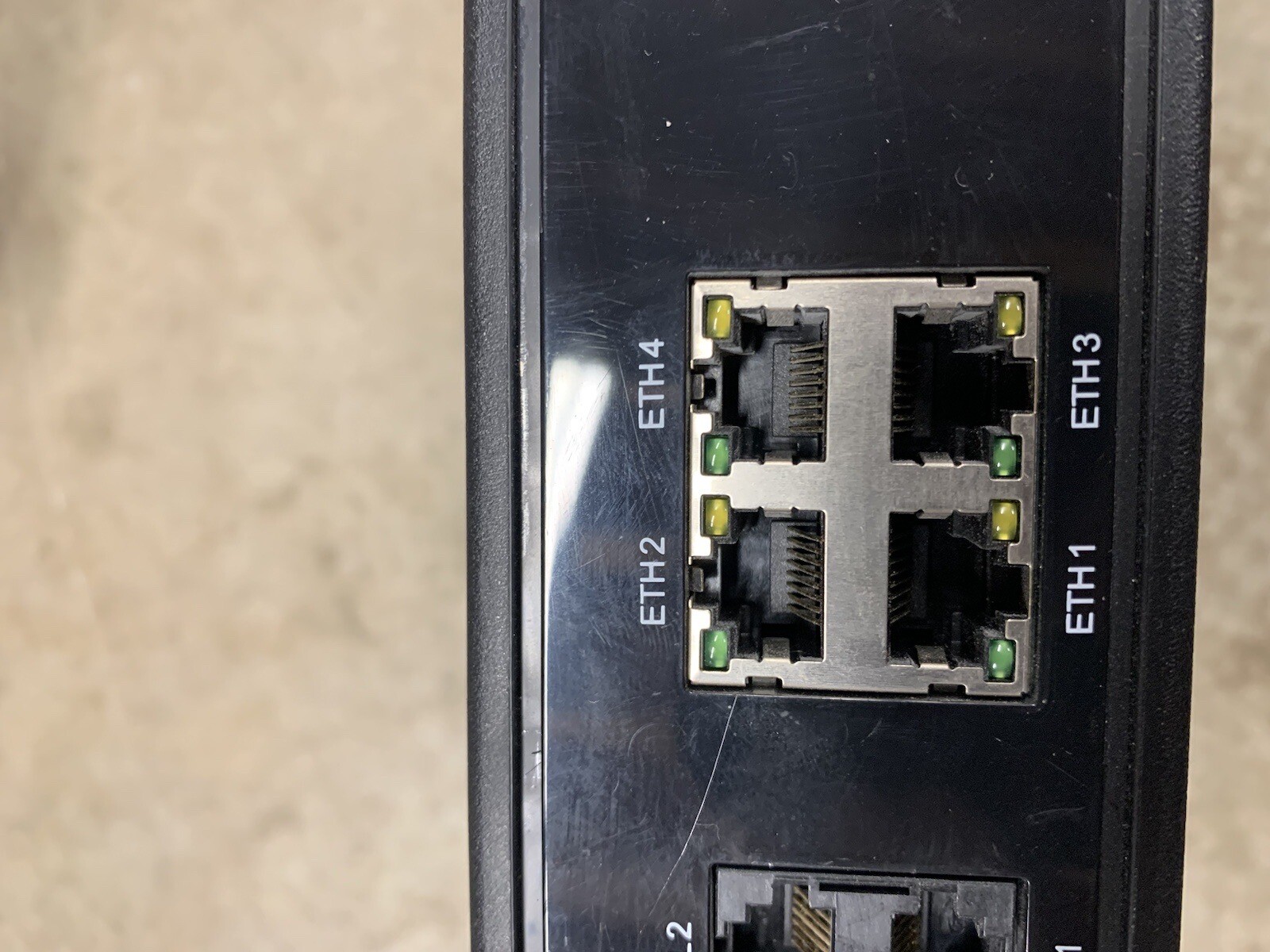 Ubee DVW3201B Wireless Cable Modem -No Power Cord