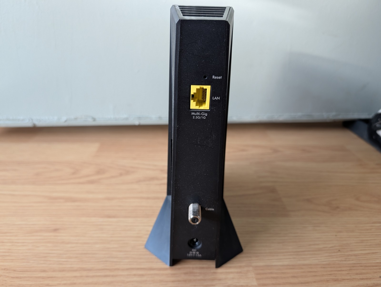 NETGEAR CM2000 Nighthawk DOCSIS 3.1 Cable Modem 2.5Gbps