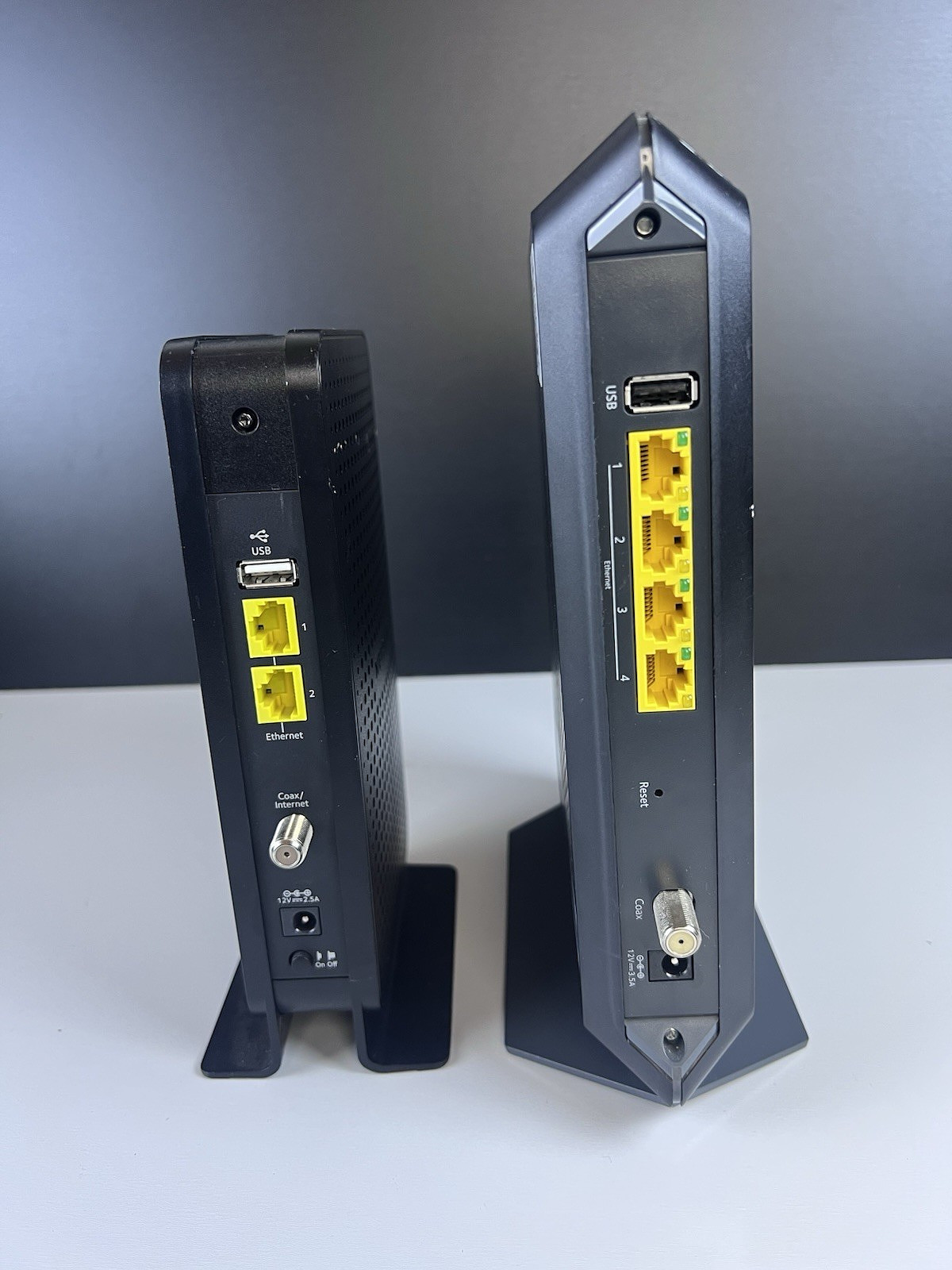 Lot of 4 Netgear ARRIS DOCSIS 3.0 Cable Modem Router Powers On Untested