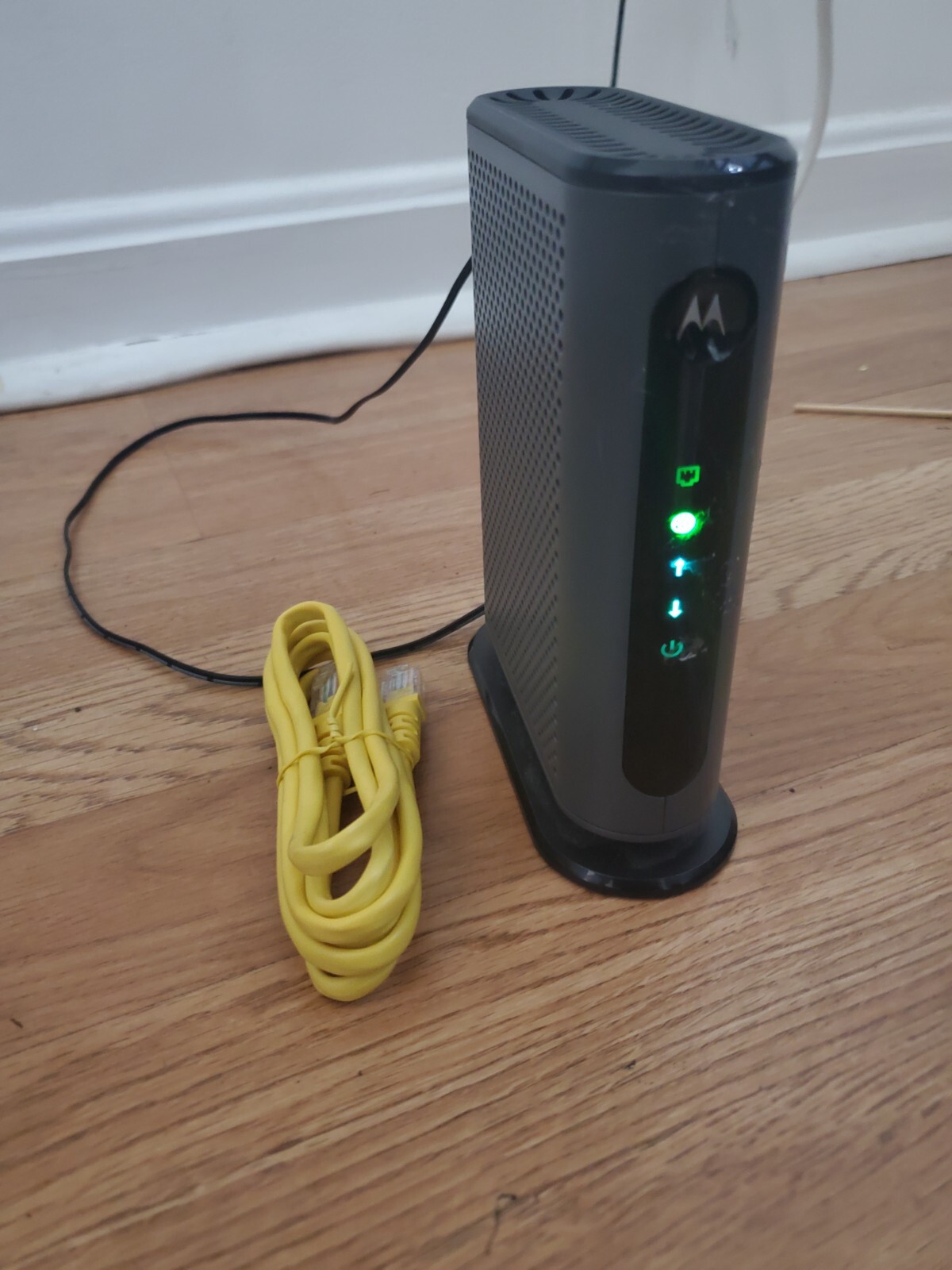 Motorola Cable Modem WiFi Router, Model: MB7220