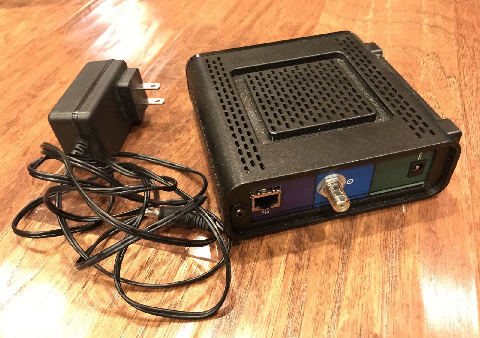 MOTOROLA Arris SurfBoard SB6121 DOCSIS 3.0 Cable Modem w/PowerCord @@Used