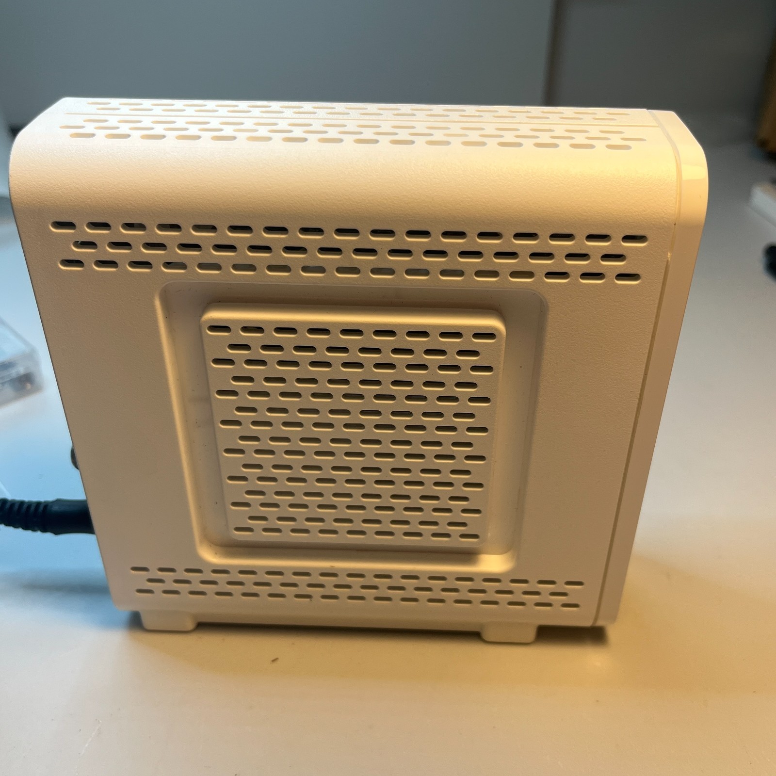 ARRIS SURFboard SB6190 w/Adapter DOCSIS 3.0 Cable Modem 32×8 Channel Bonding