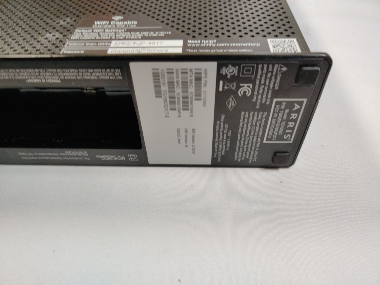 ARRIS TG1682G 640 Mbps Touchstone Telephony Gateway