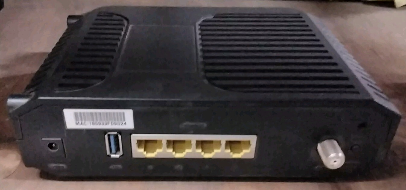 Cisco DPC3825 CABLE ROUTER 4 Port DOCSIS 3.0 Gateway Wireless Midco