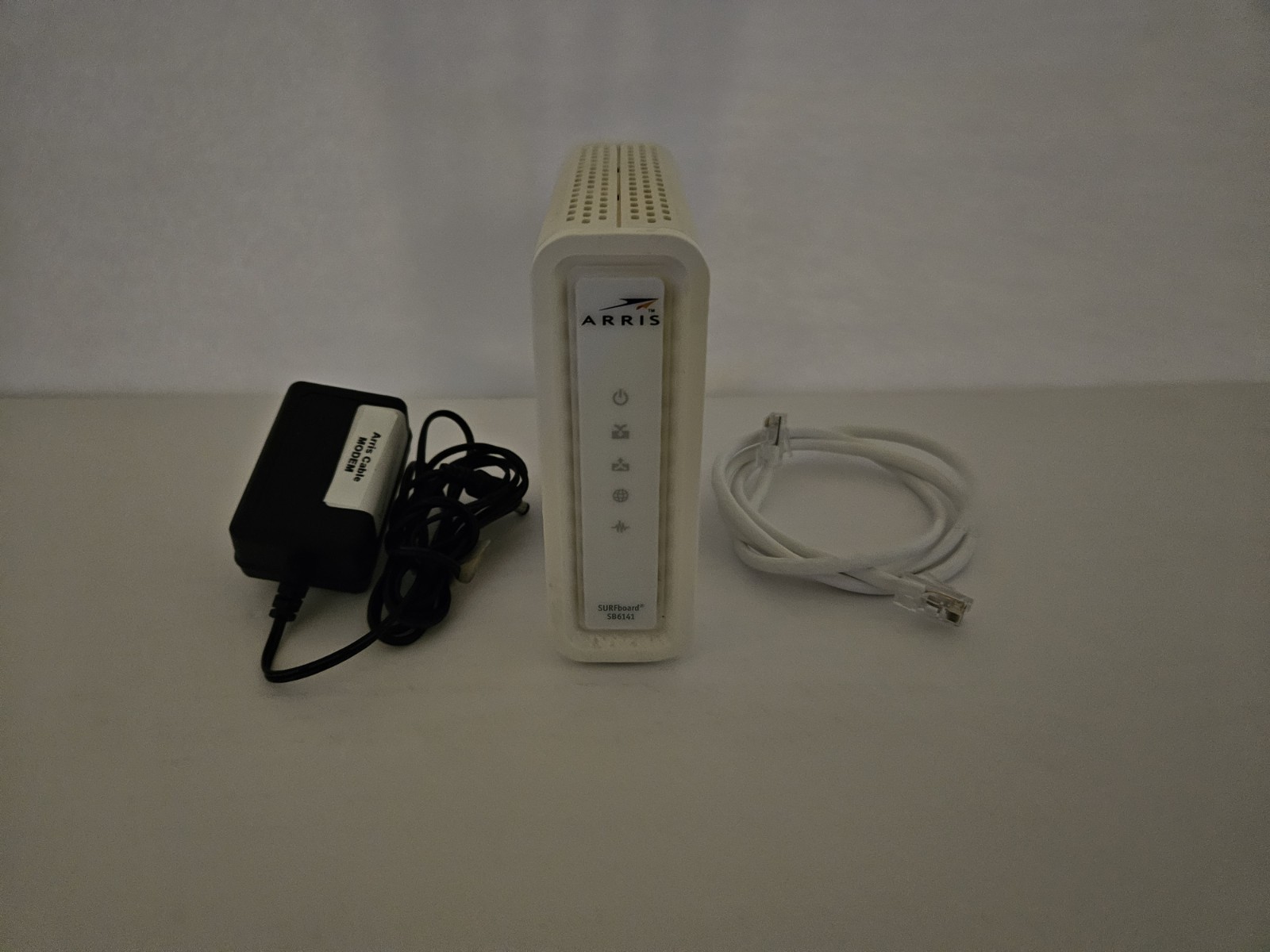 Arris SURFboard Model: SB6141 White Cable Modem with AC Adapter Tested Works