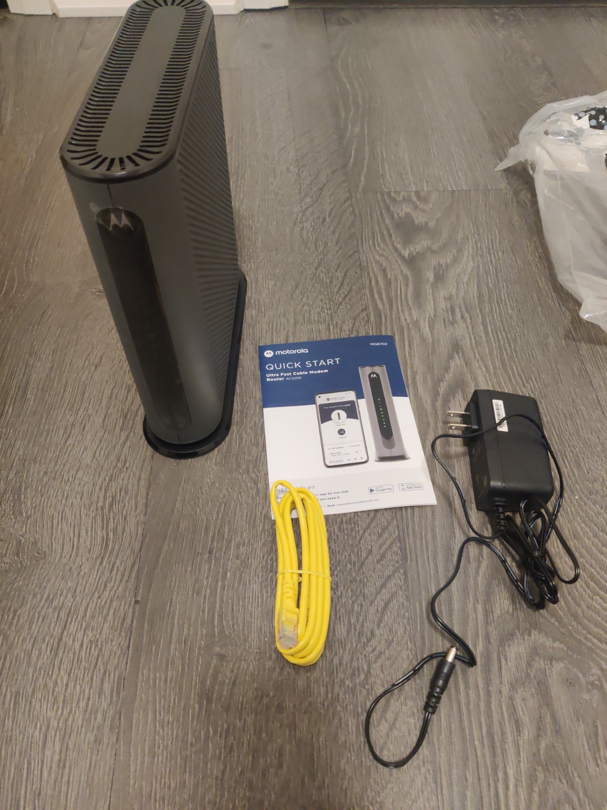 Motorola MG8702 DOCSIS 3.1 Cable Modem + Wi-Fi AC3200 Dual-Band Router