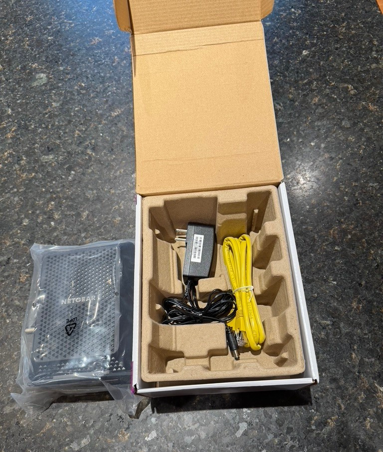 NETGEAR CM700 Cable Modem Doc SIS 3.0 Xfinity Spectrums Cox up to 800Mbps