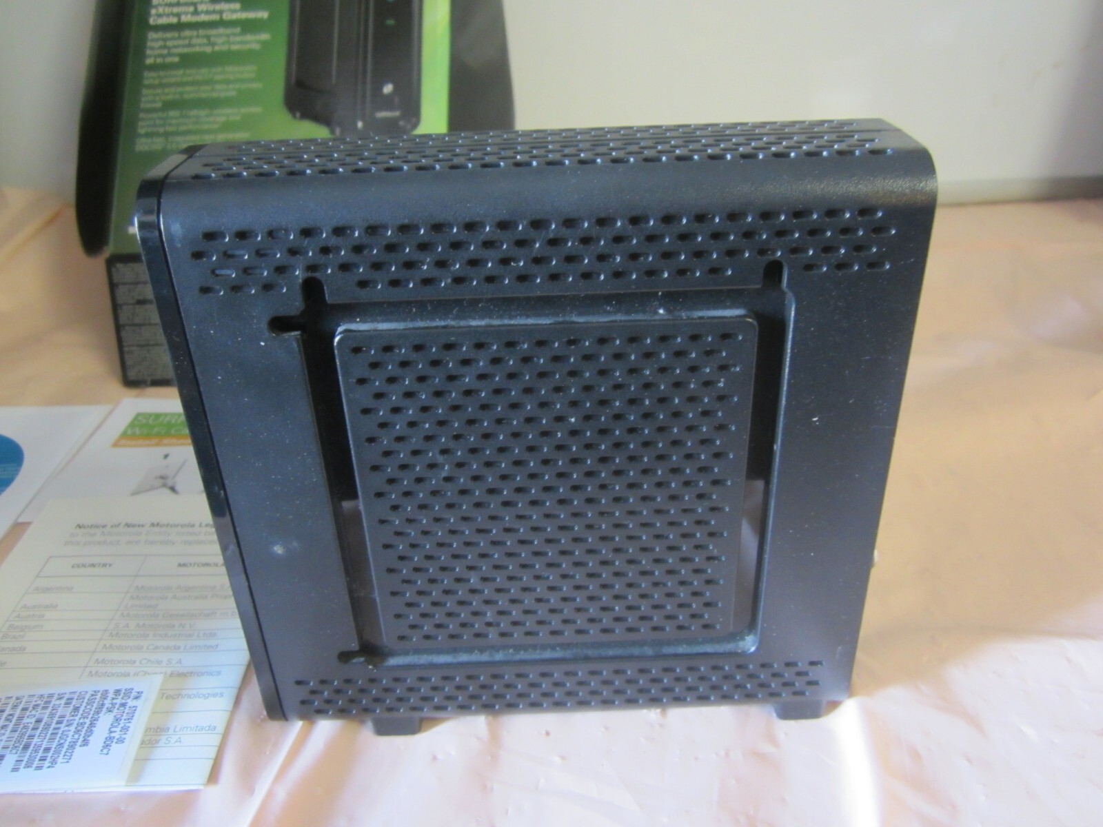 Motorola SBG6580 Surfboard eXtreme DOCSIS 3.0 Wireless Cable Modem Gateway Used)