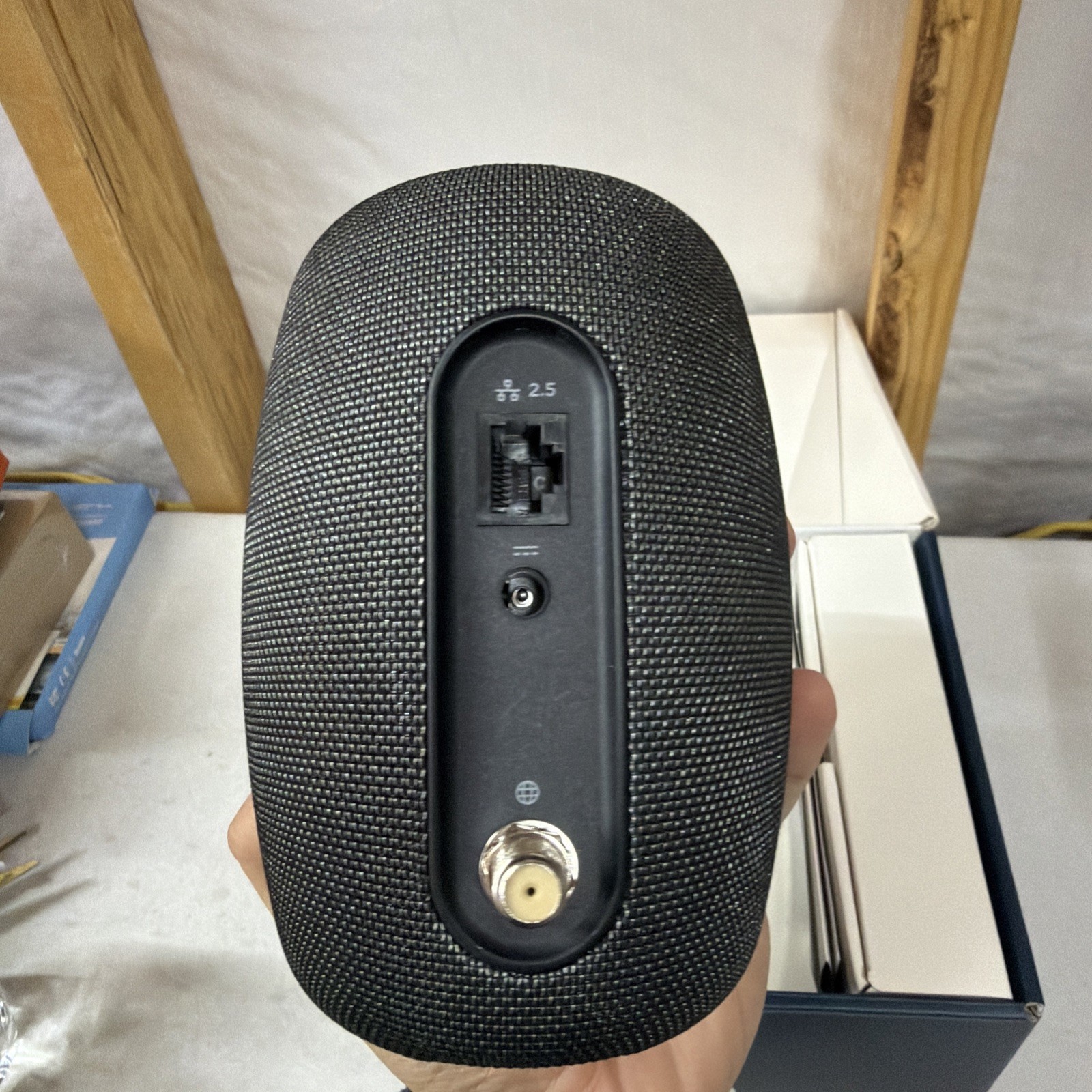 Motorola B12 DOCSIS 3.1 Multi-Gig Cable Modem