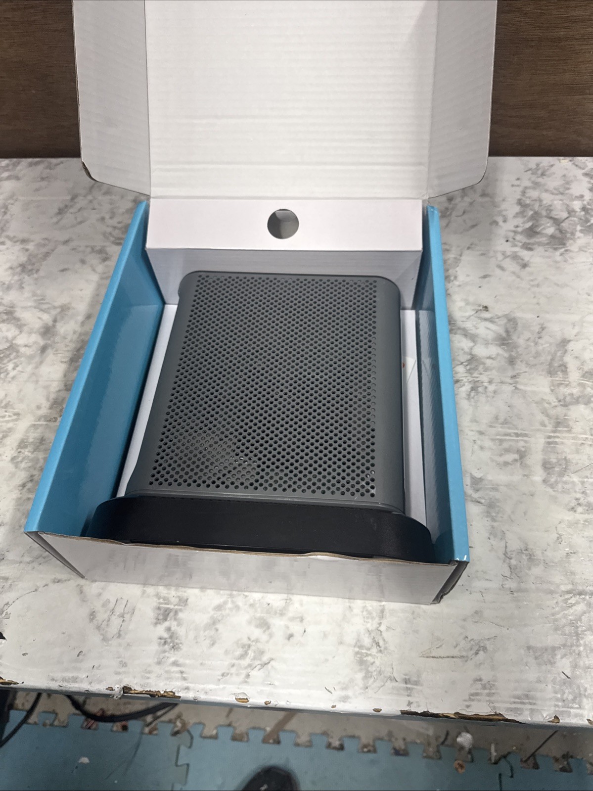 Motorola MT7711 24X8 Cable Modem/Router with Two Phone Ports, DOCSIS 3.0 Modem