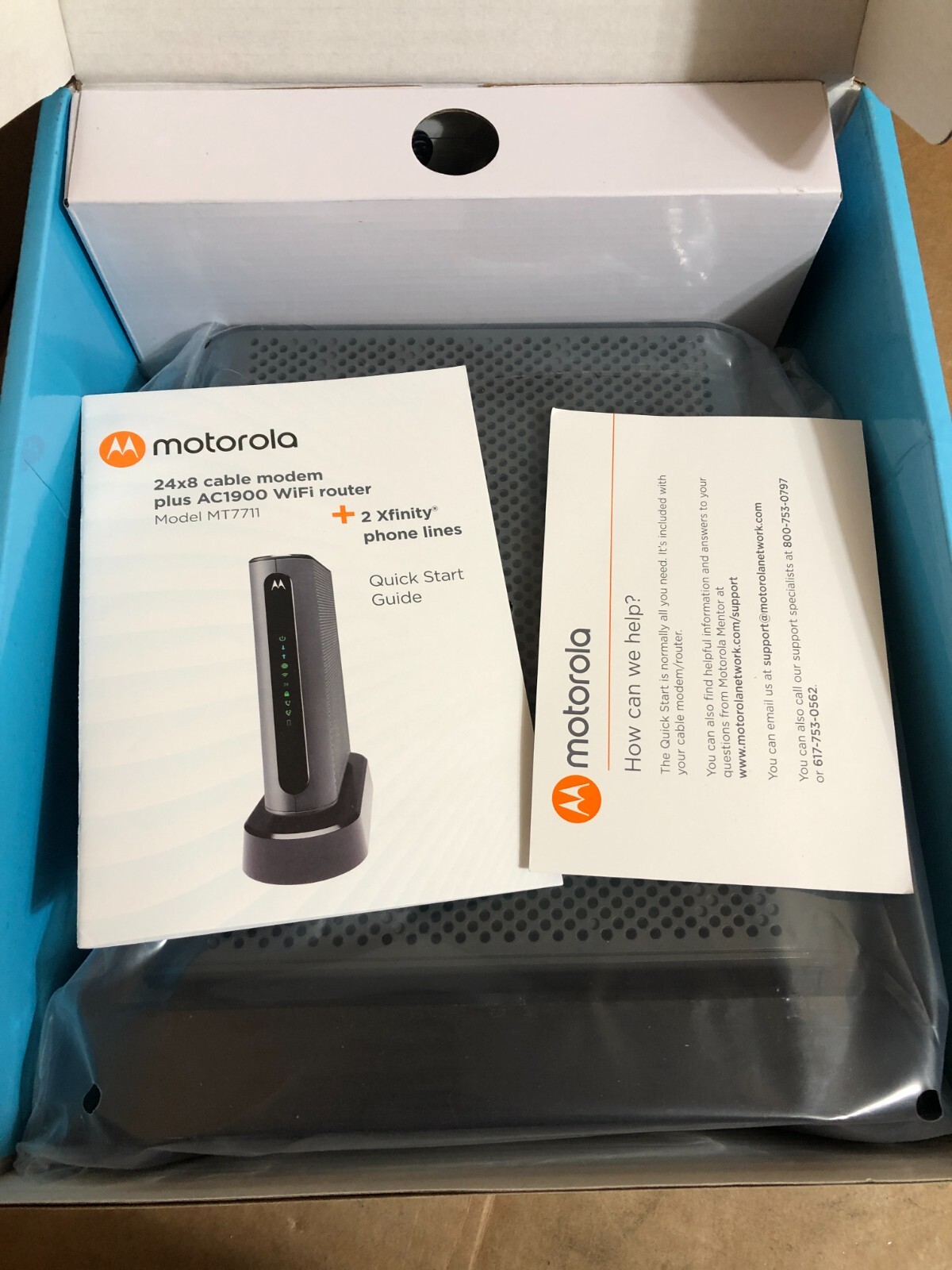 Motorola 24X8 Cable Modem Plus AC1900 Wi-Fi Router plus Voice**