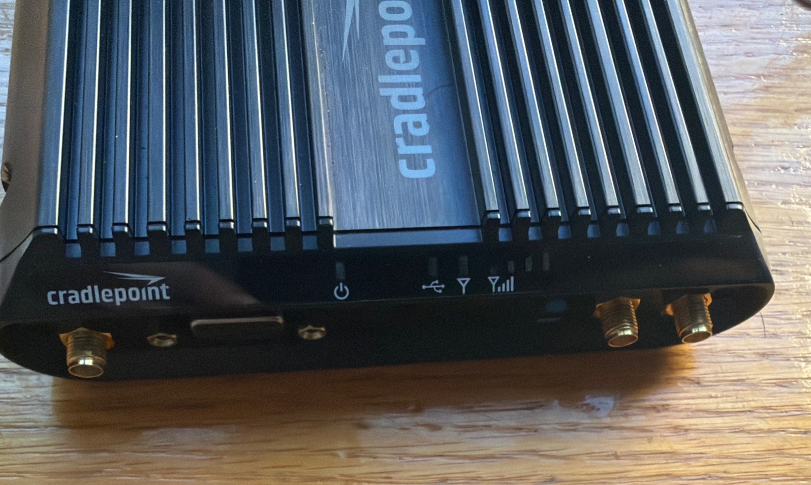 (Lot of 3) Cradlepoint 170675-000 IBR1100/IBR1150 Dual-Modem Dock, Black “V2B”