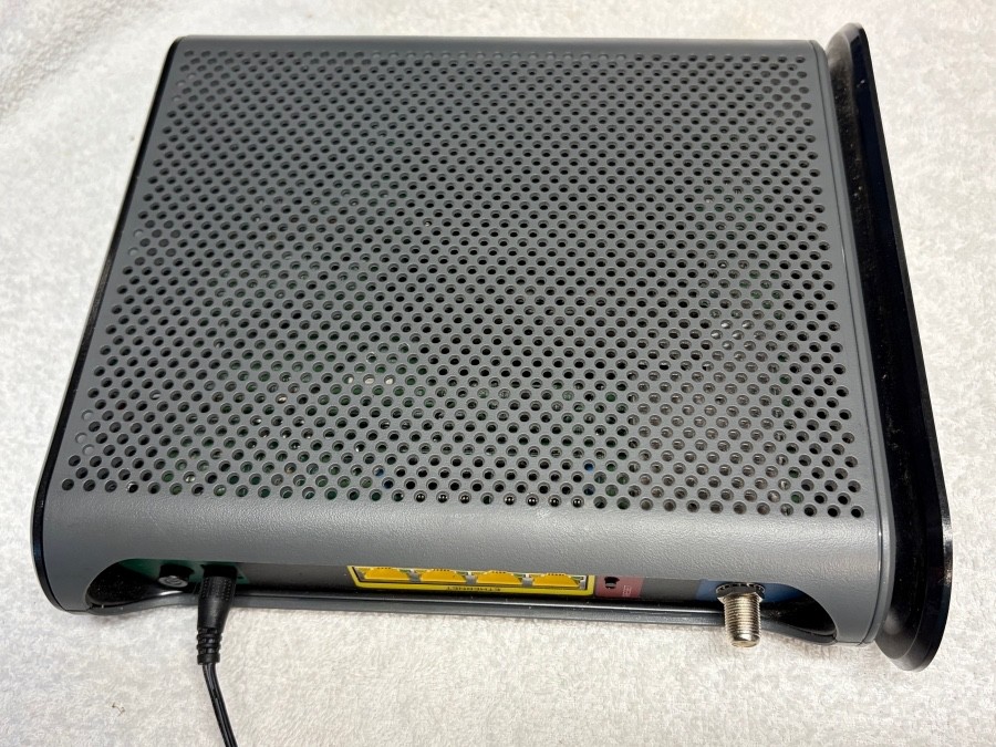 Motorola 24 x 8 cable modem plus AC 1900 router, model MG7700 VGC