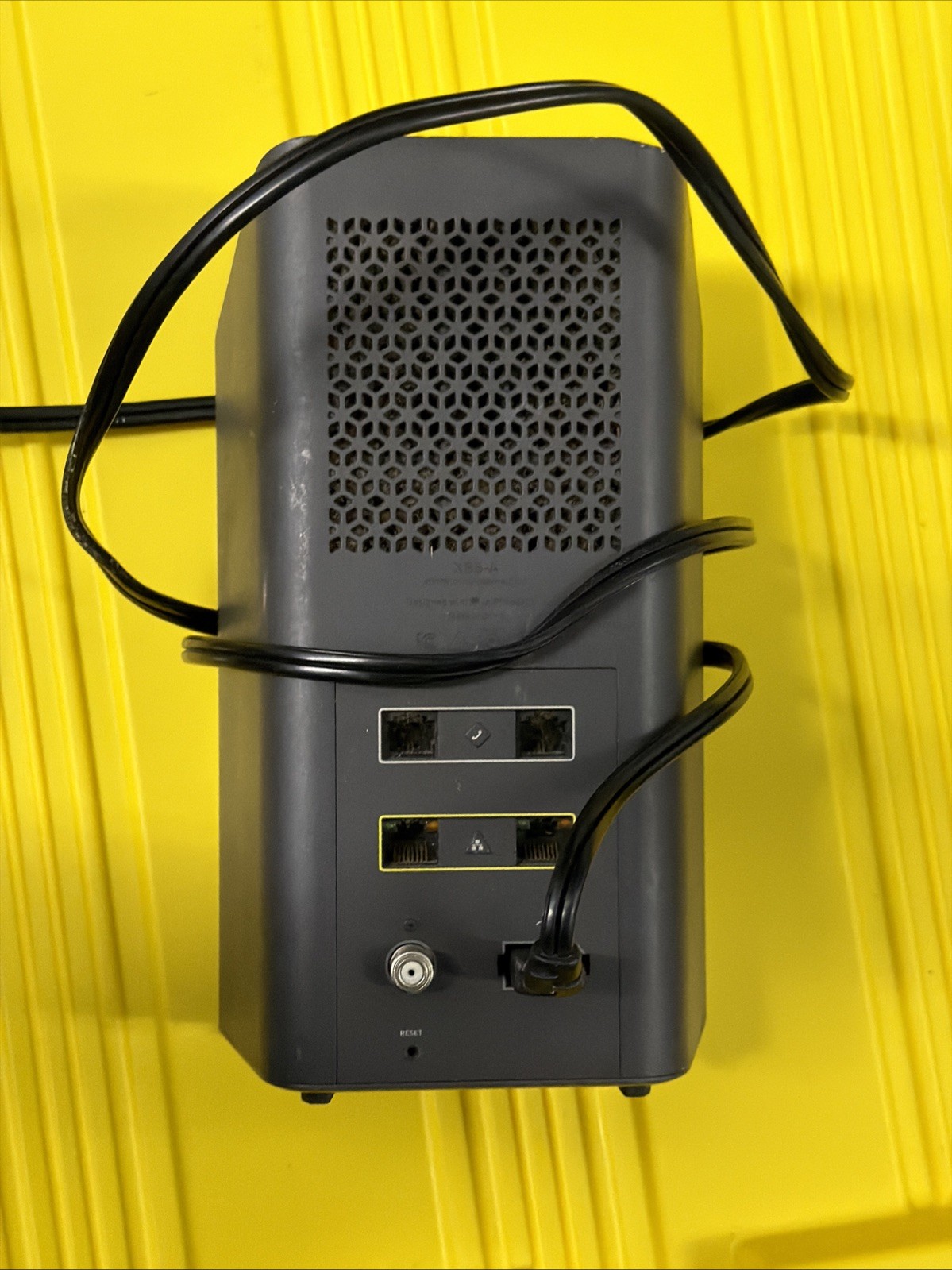 Xfinity XB6-A Gateway WiFi Router Unit with power cord