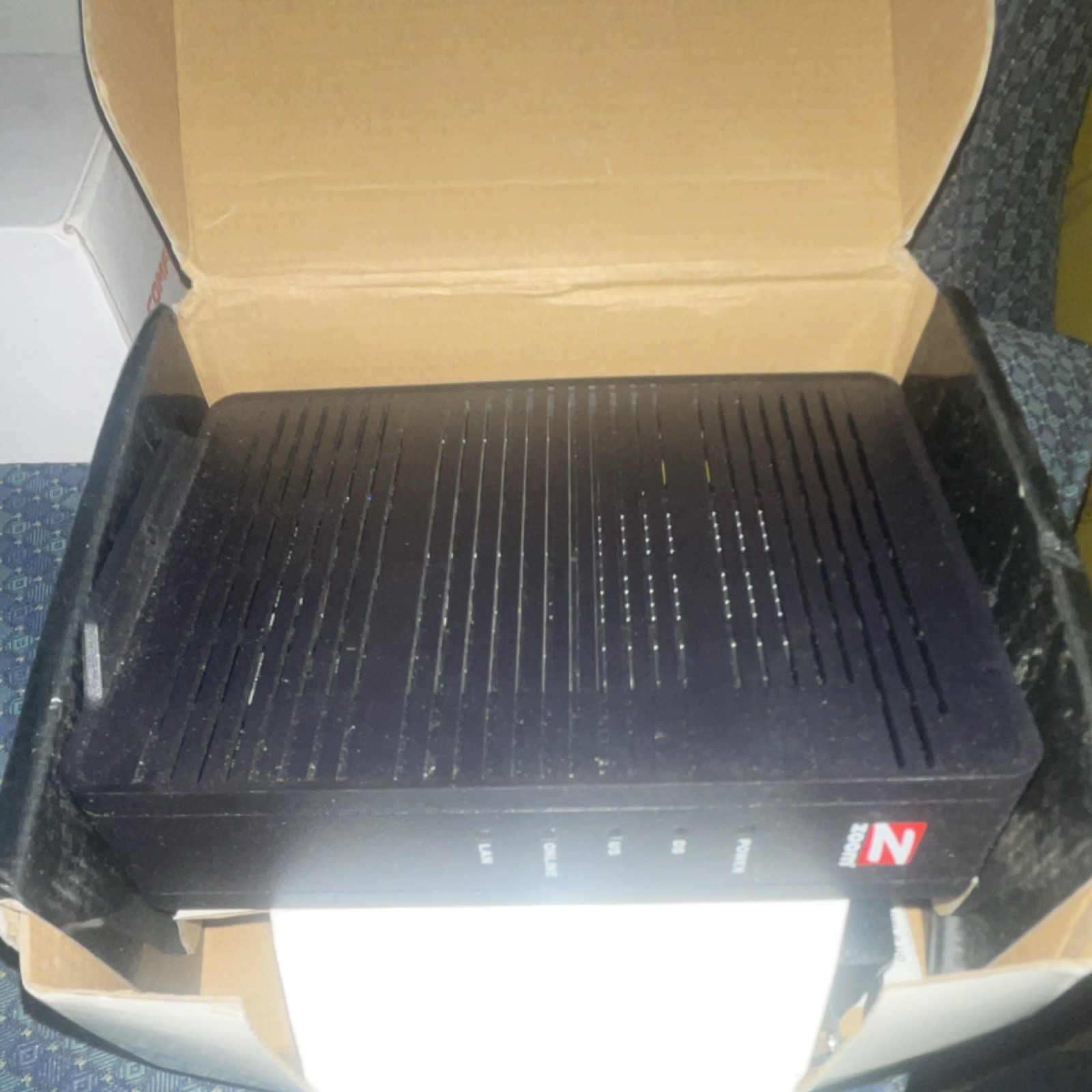 Zoom 686 Mbps 16×4 DOCSIS 3.0 Cable Modem Model 5370 XFINITY Time Warner