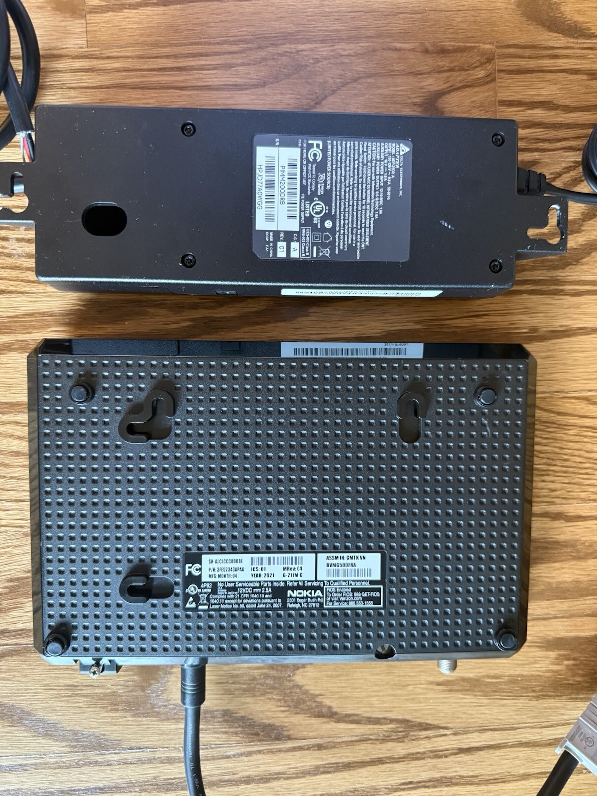 Verizon Fios Nokia G-211M-C ONT Fiber Optic Modem w/ Power Supply & Cables