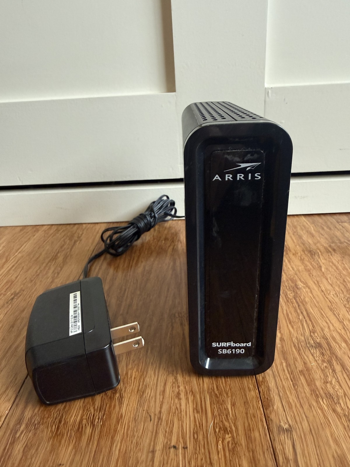 ARRIS SURFboard SB6190 DOCSIS 3.0 Cable Modem 32×8 Gigabit Tested Working