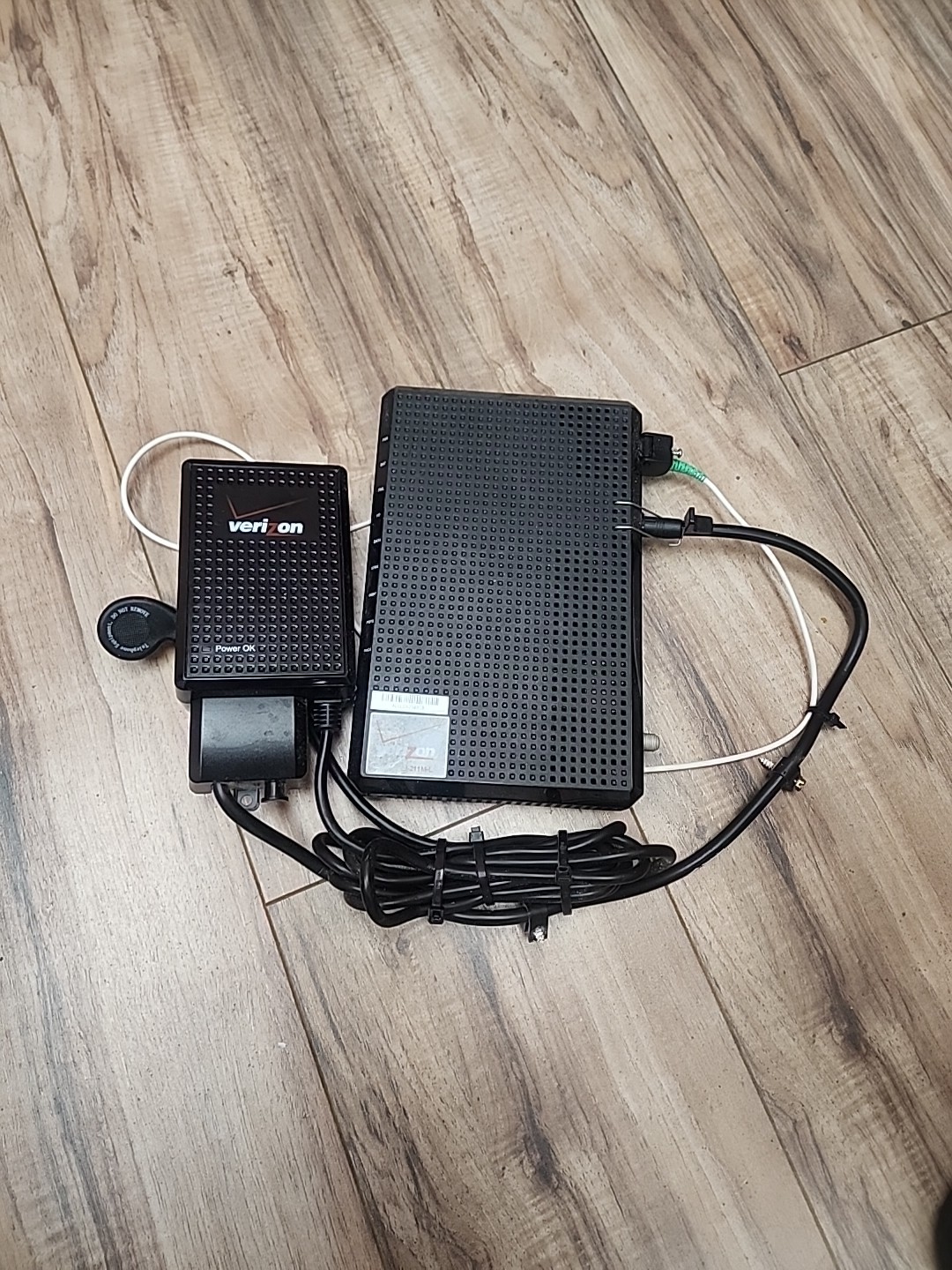 Verizon FIOS Optical Network Terminal G-211M-C Modem & Power Supply