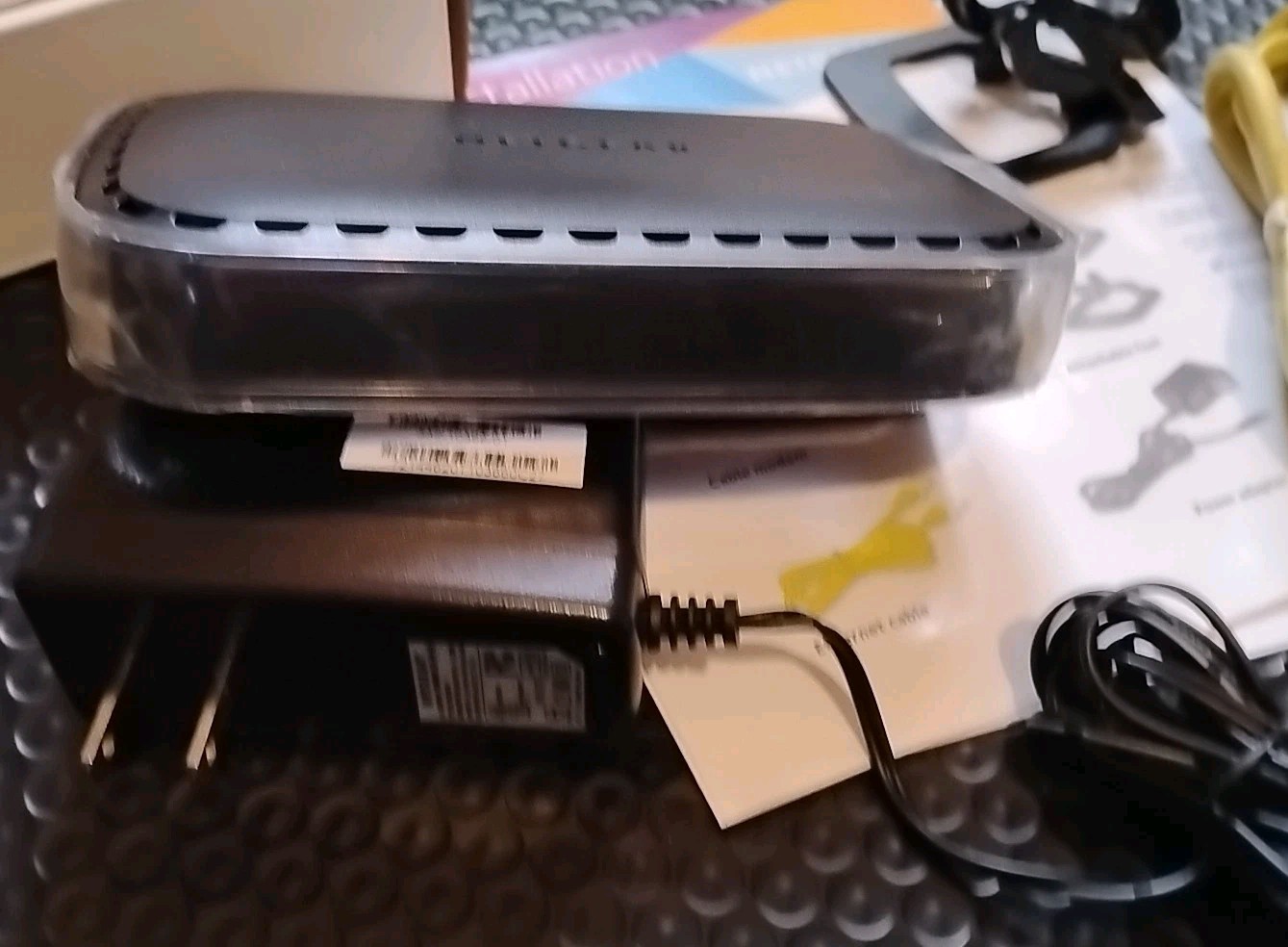 Netgear CM400 High Speed Cable Modem Complete With Instructions
