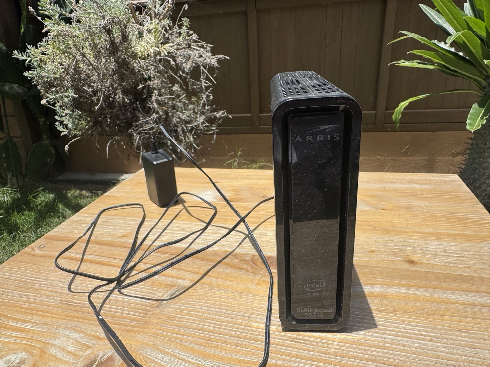 Arris Touchstone CM8200A DOCSIS 3.1 Ultra Fast Cable Modem W/ Power Supply
