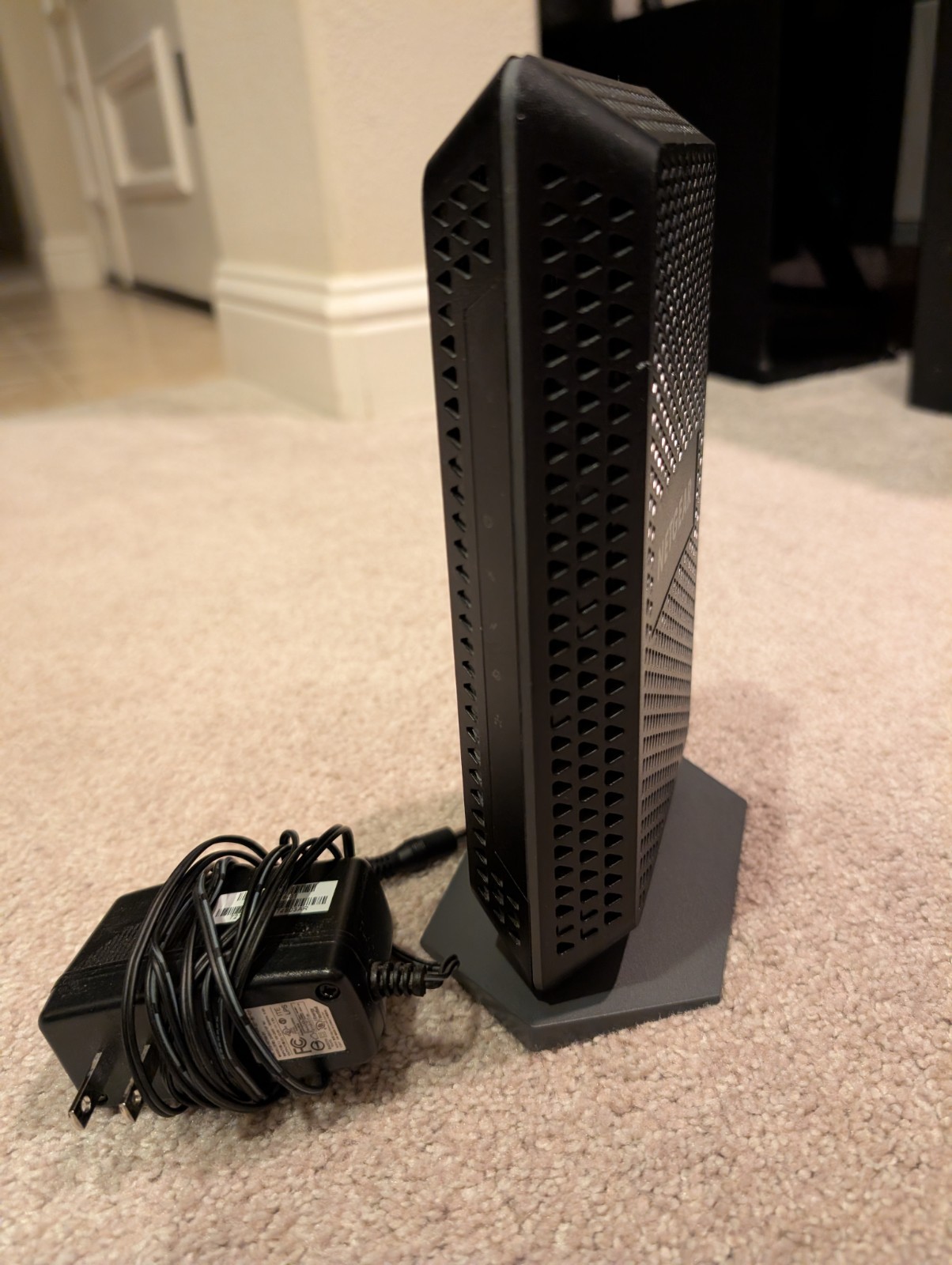NETGEAR CM600-1AZNAS 960Mbps DOCSIS 3.0 Cable Modem with Power Adapter