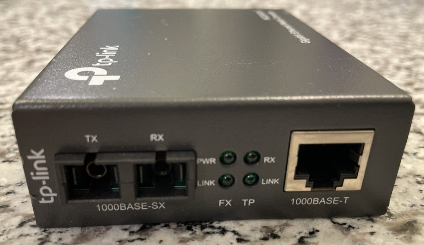 TP-Link MC200CM Gigabit Multi-Mode Media Converter