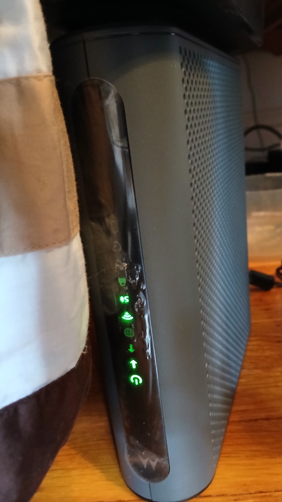 Motorola MT7711 24×8 Cable Modem plus AC1900 Dual Band WiFi Gigabit Router OEM