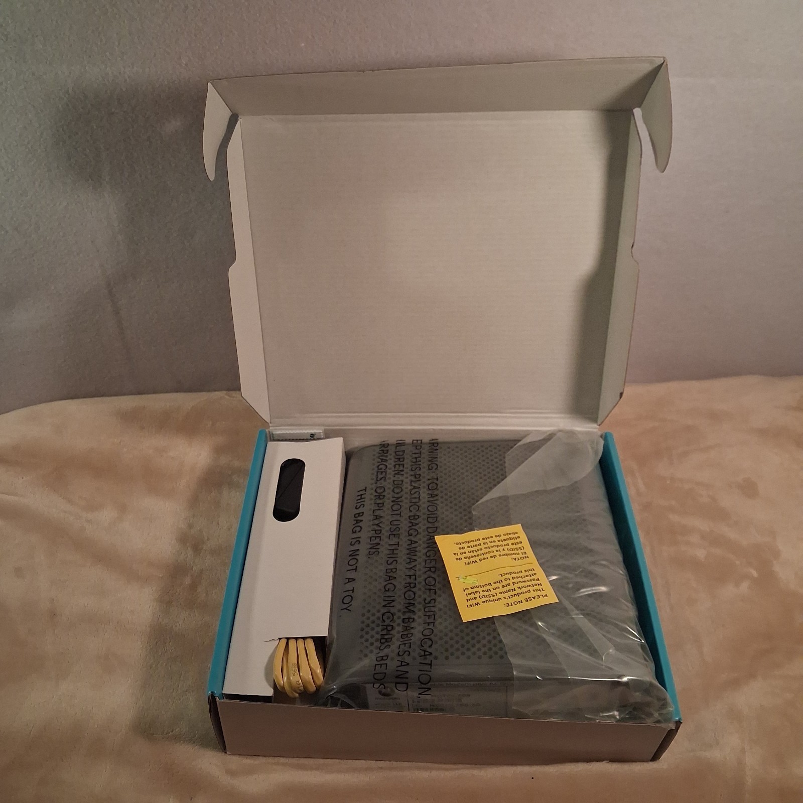 Motorola MG7550 16×4 DOCSIS 3.0 Cable Modem AC1900 Dual Band WiFi Router Combo