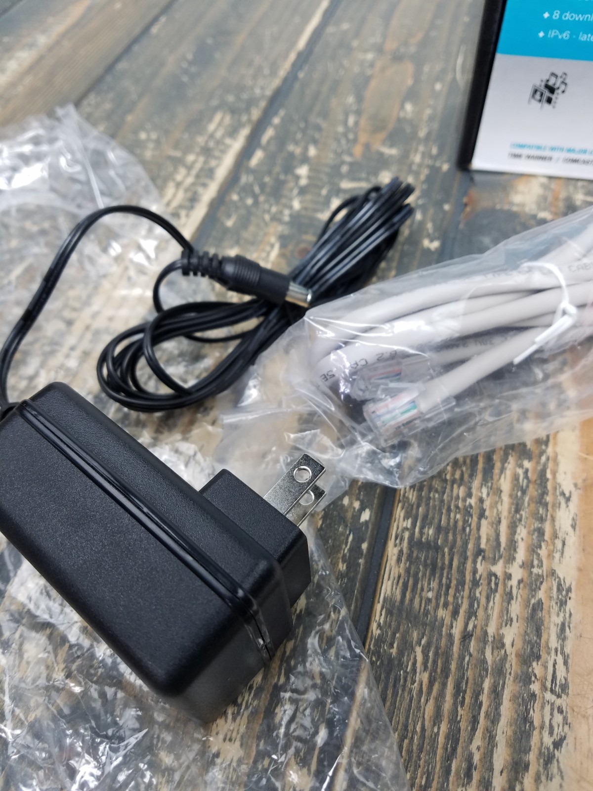 Arris SurfBoard Cable Modem SB6141 DOCSIS 3.0 8X4 Channels 400 Series