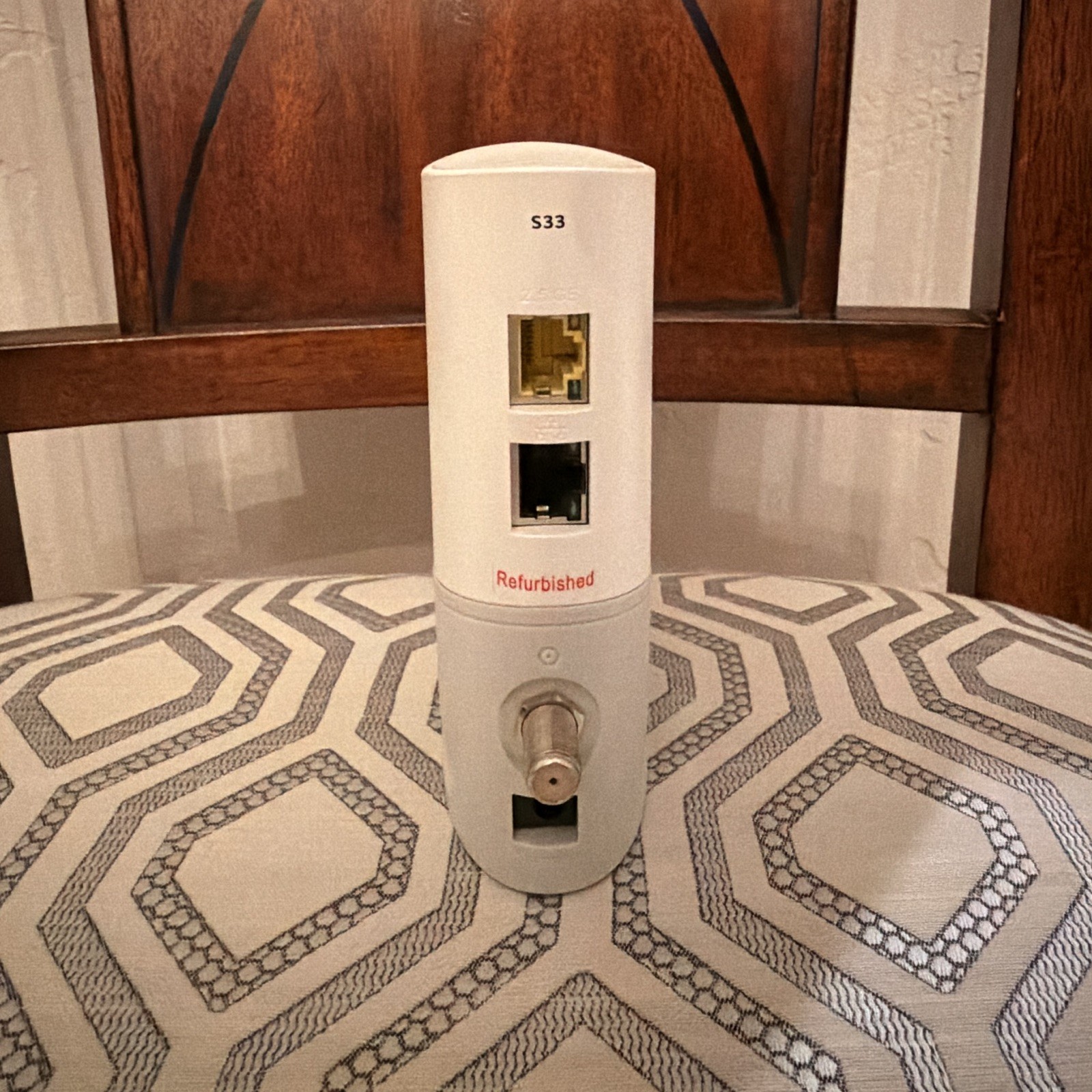 ARRIS SURFboard S33 DOCSIS 3.1 Cable Modem FOR PARTS / NOT WORKIN