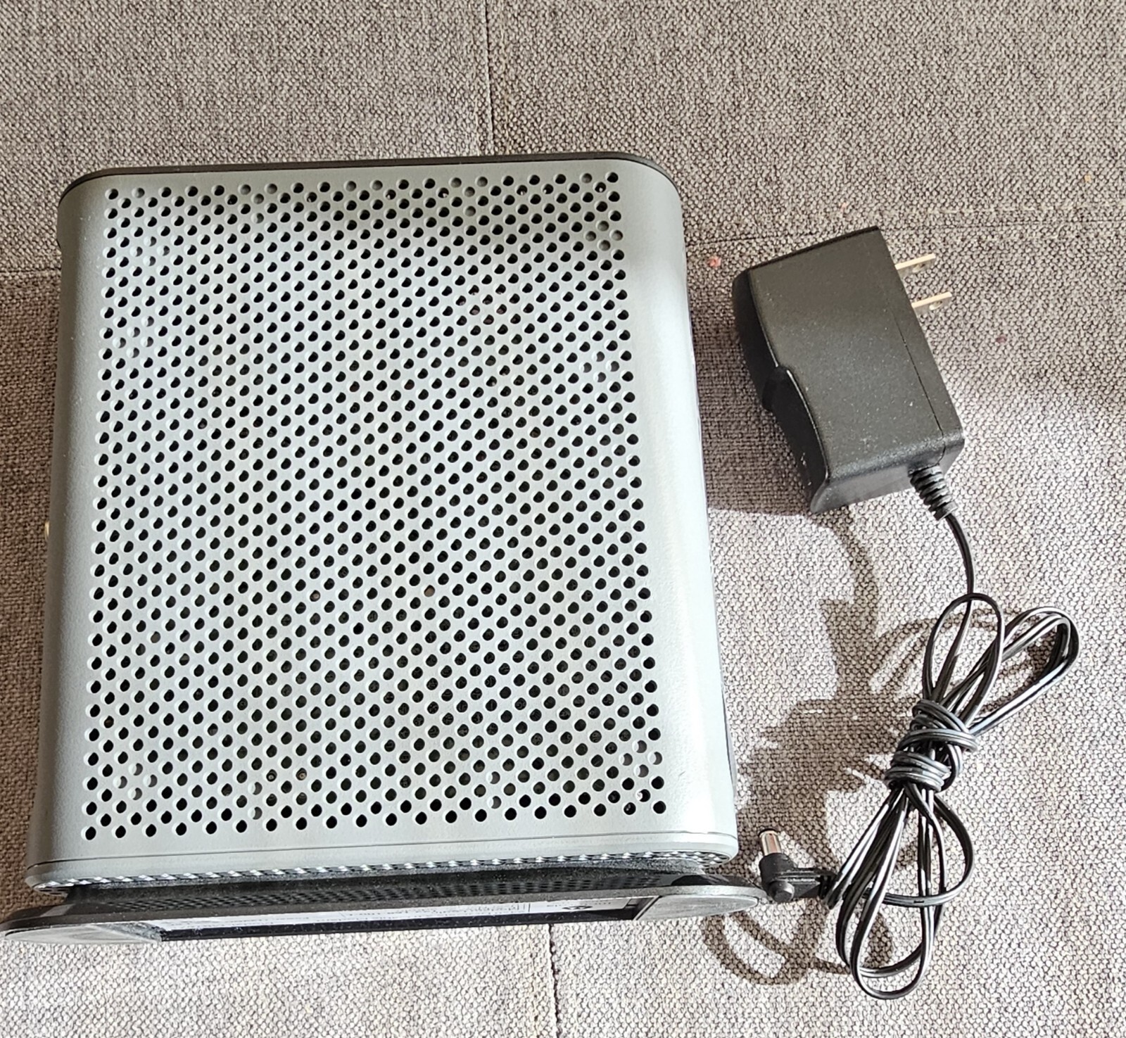 Motorola MB7621-10 1000 Mbps Home 24 X 8 Cable Modem