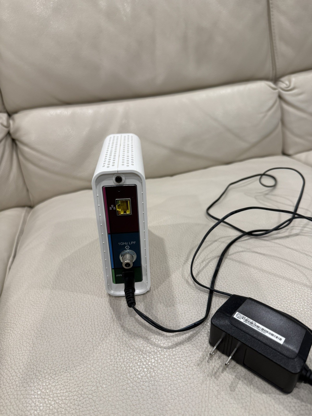 ARRIS Surfboard SB6190 Cable Modem White Up to 1 Gbps 32×8 Channels
